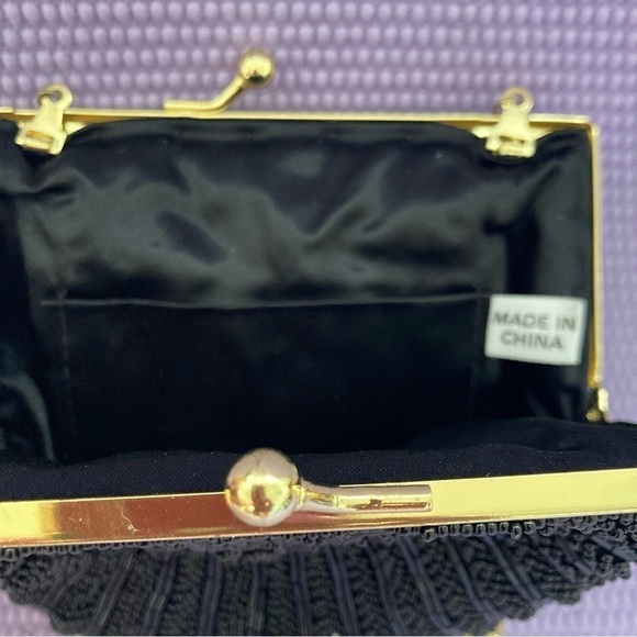 Black Beaded Clutch Purse Clam Shell Shoulder Bag 7” X 6”  with a 17” Chain Drop - Picture 4 of 9